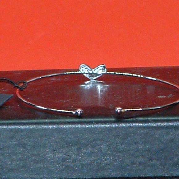 Women’s Dianne Katzman Thin Heart Bracelet - Picture 4 of 5